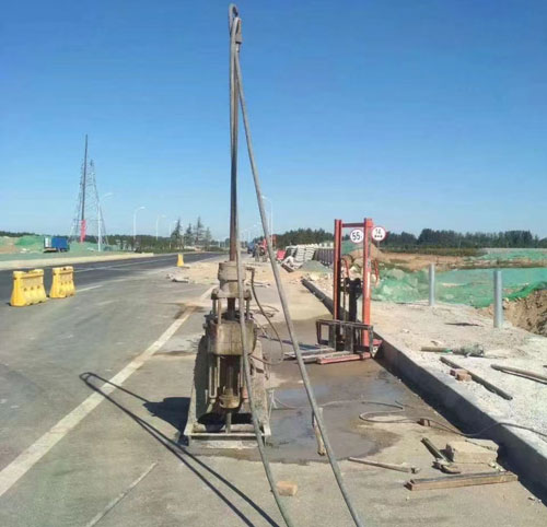 且末公路高聚物注浆加固