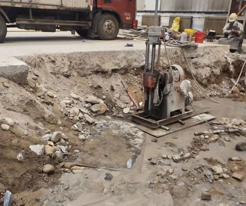 且末公路下沉压浆